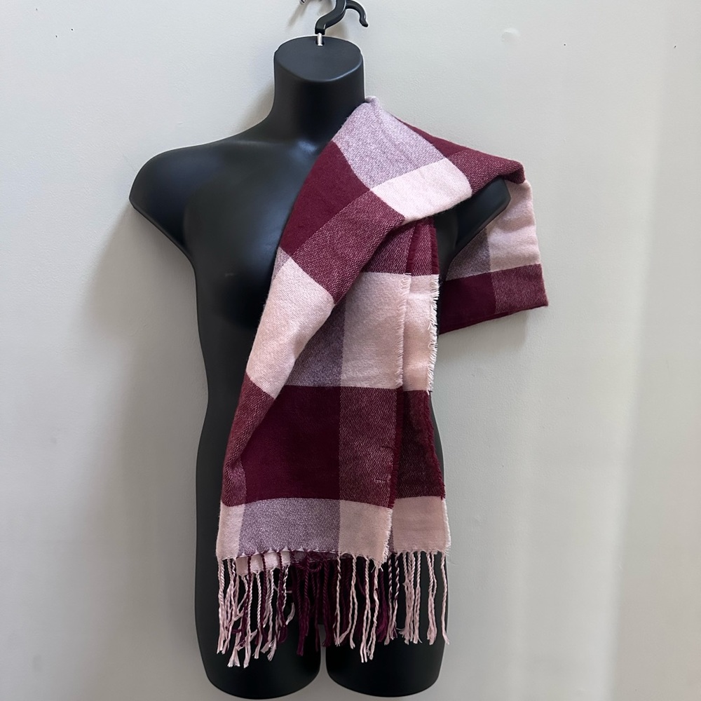 STEVE MADDEN BLANKET SCARF